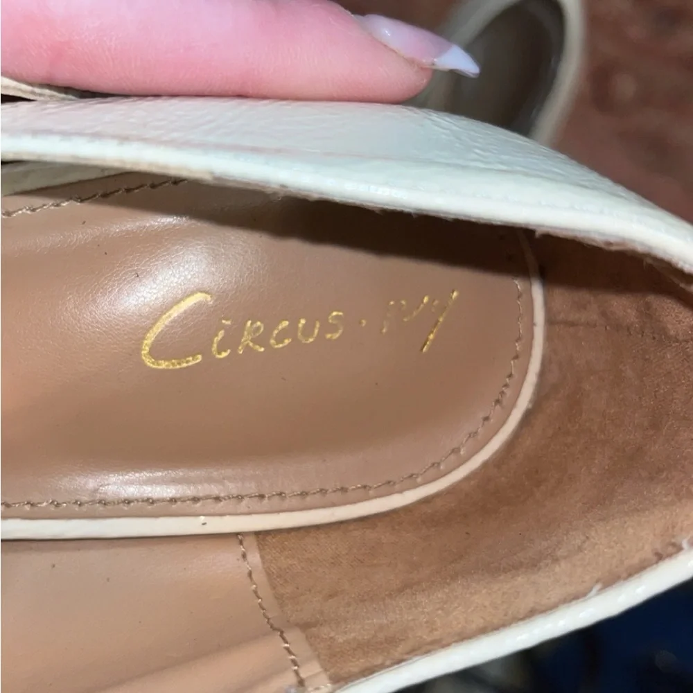 Circus by Sam Edelman White Patent Platform Mary Jane Heels - Picture 4 of 4